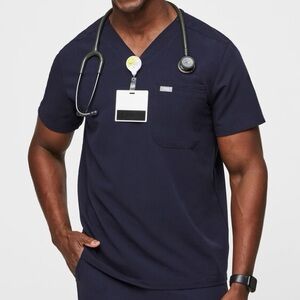 FIGS Men’s Leon Two-Pocket Scrub Top